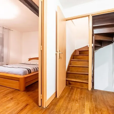 Le Nairobi, Tatil Evi *